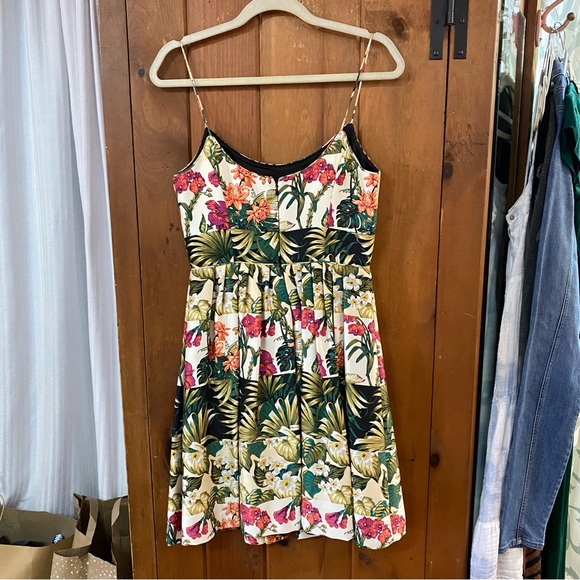 NICOLE MILLER Artelier Tropical Floral Silk Dress Spaghetti Straps Sz 6 - Picture 4 of 7